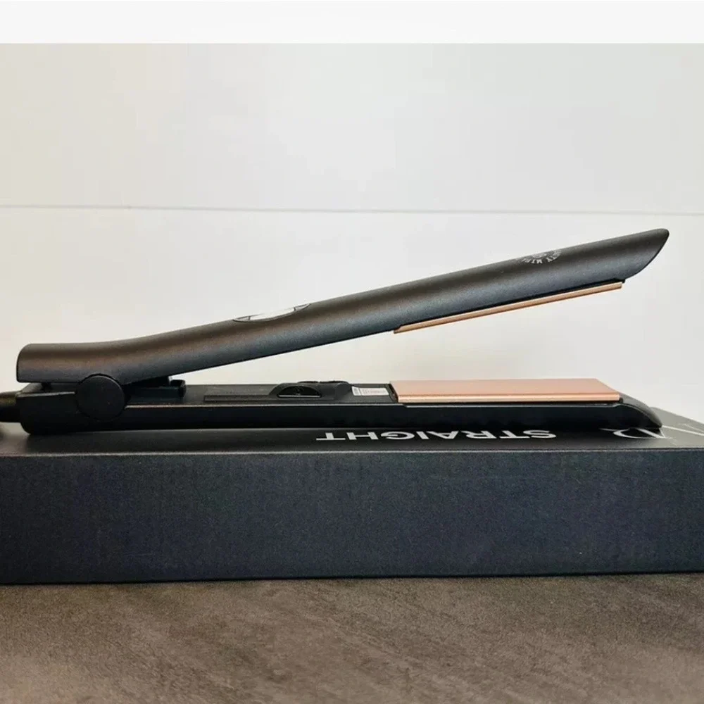 Meil Beauty New in box Professional Straight Hair Curler in Black‎